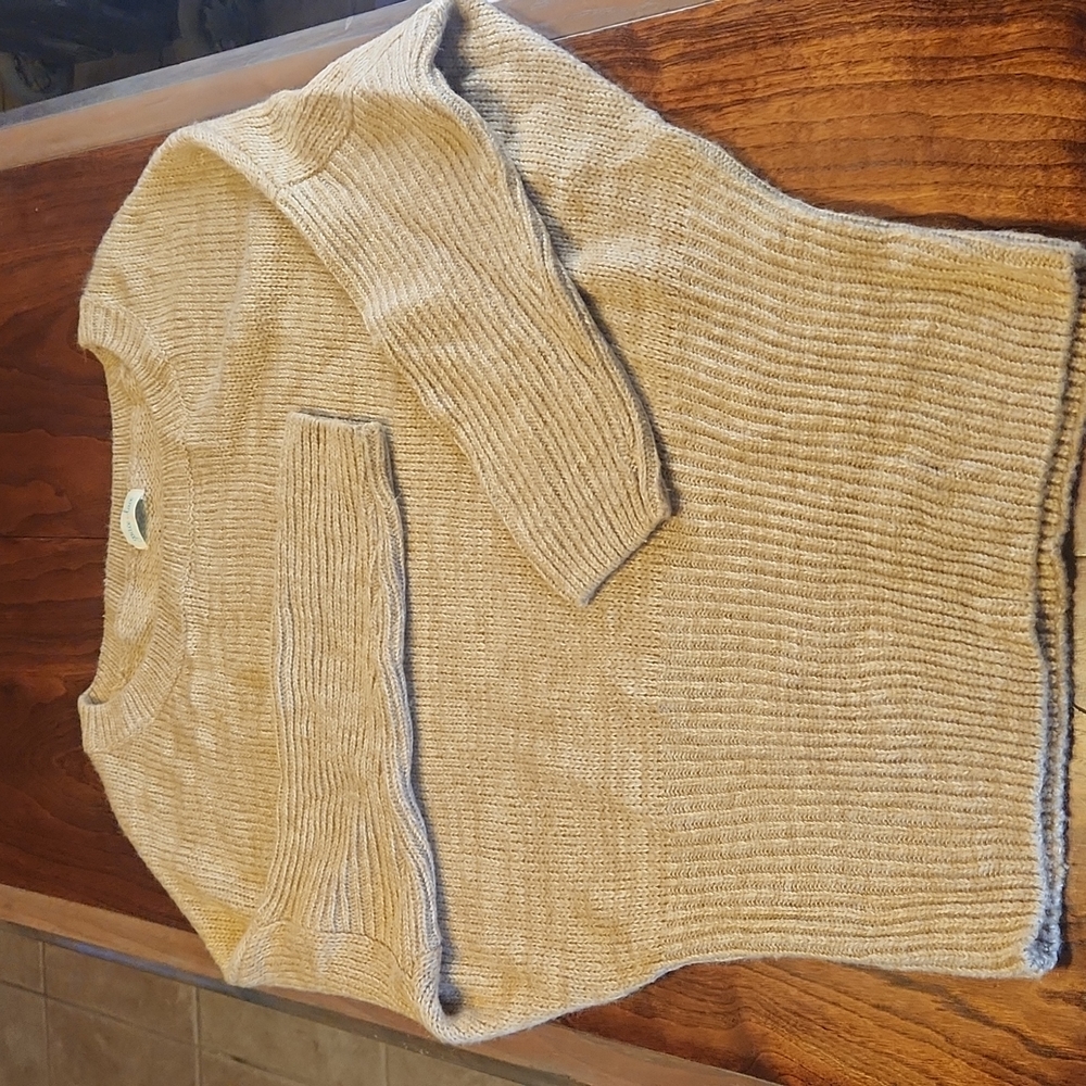 Women's tan oveesized sweater size L